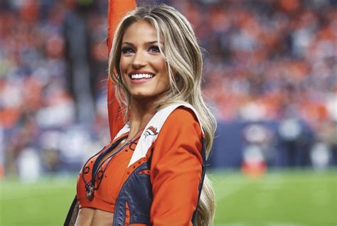 berkleigh wright,|NFL Cheerleader Named Sports Illustrated Swimsuit 2024。